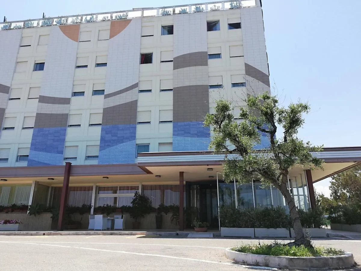 Barion Hotel & Congressi 4*, Bari Itálie