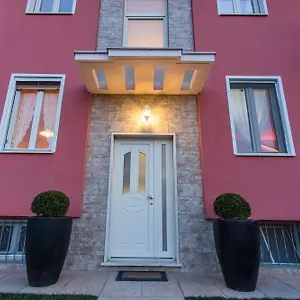 https://lm-house.it-lombardy.com